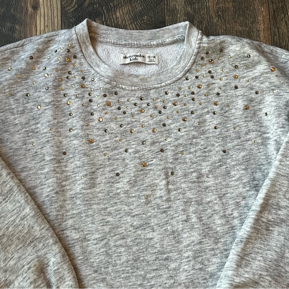 Rhinestone sweatshirt (13/14)
Heather oatmeal/grey - Picture 2 of 10